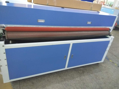 東莞合力激光HL-1613自動送料激光切割機,窗簾沙發套激光切割機 布料自動下料激光切割機,鐳射機燒花機圖片_高清圖_細節圖