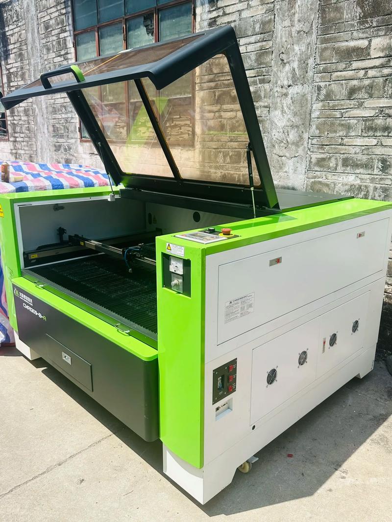 大族粵銘激光切割機(jī),單頭150 瓦亞克力激光機(jī)#同城熱點(diǎn) #